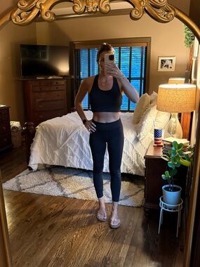 Women’s Lululemon High-Rise Black Leggings